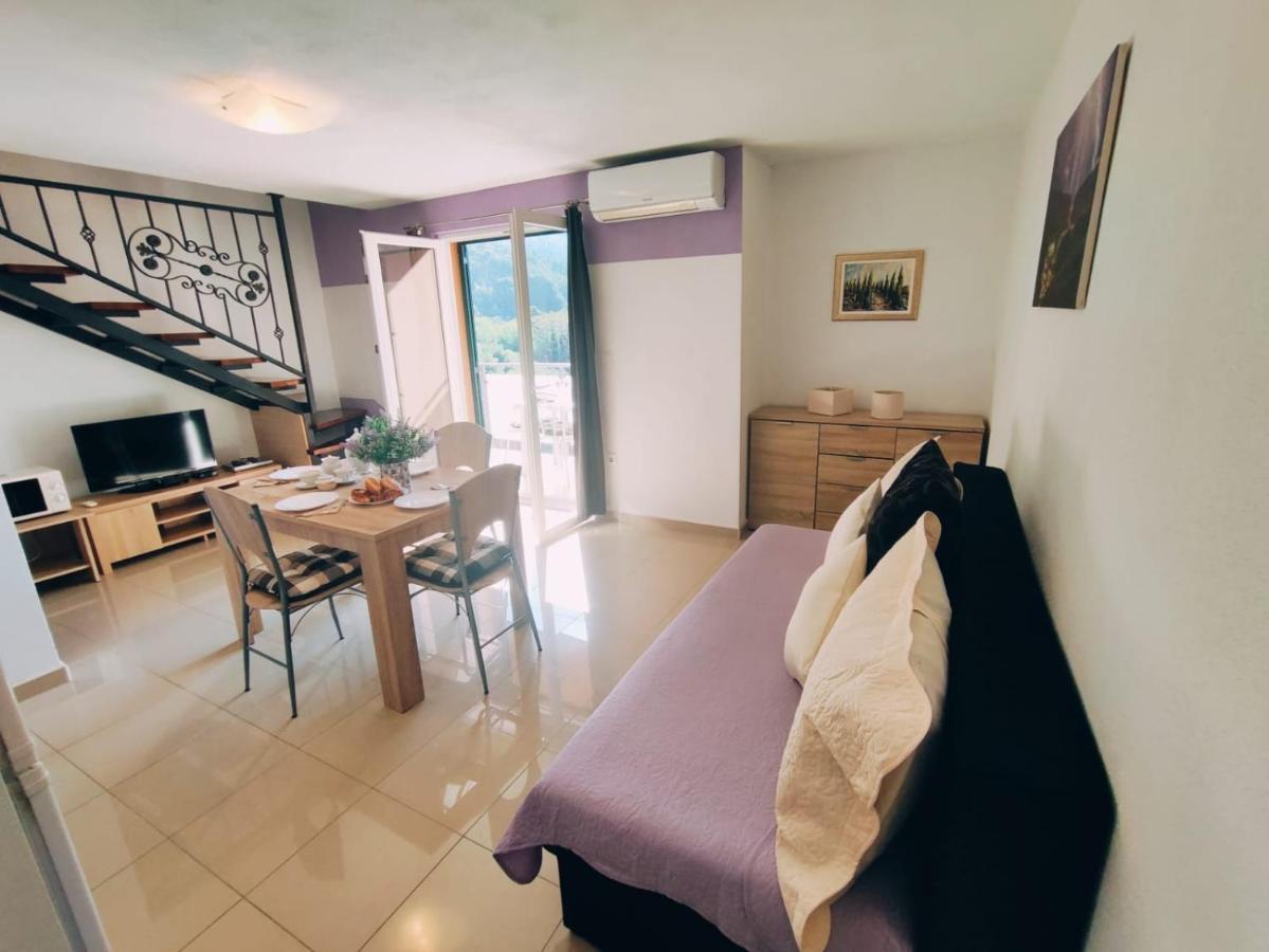 Apartmani Nada Mustapic Brela Esterno foto