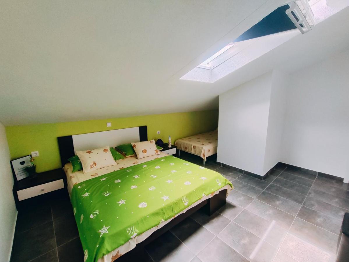 Apartmani Nada Mustapic Brela Esterno foto