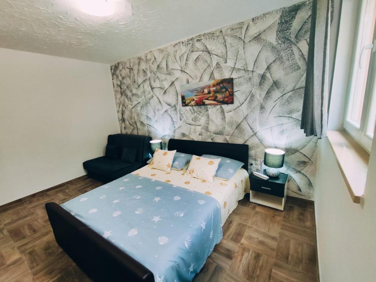 Apartmani Nada Mustapic Brela Esterno foto