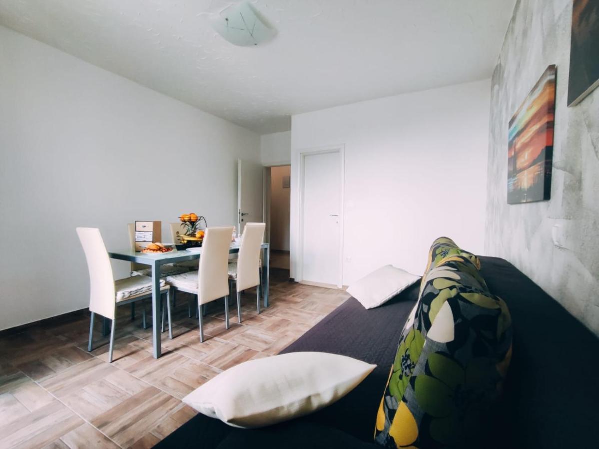 Apartmani Nada Mustapic Brela Esterno foto