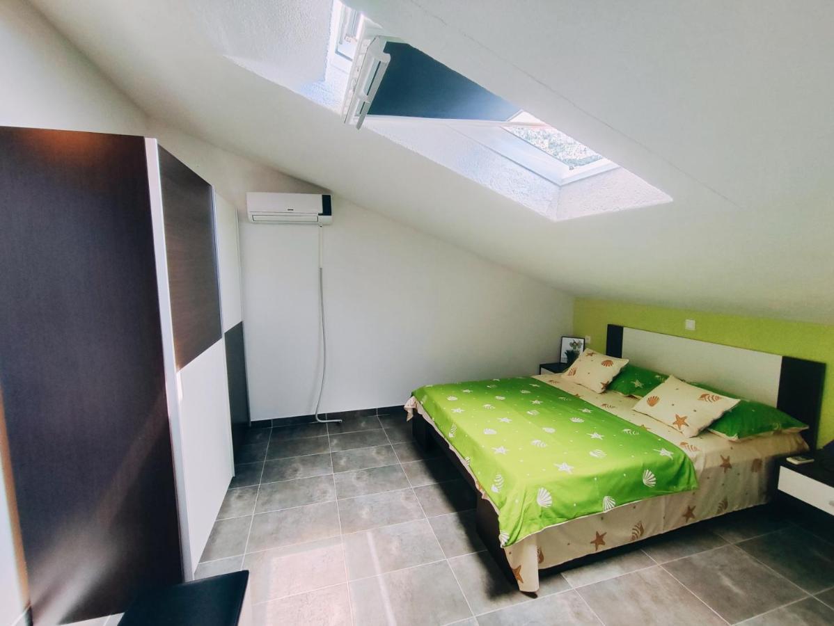Apartmani Nada Mustapic Brela Esterno foto