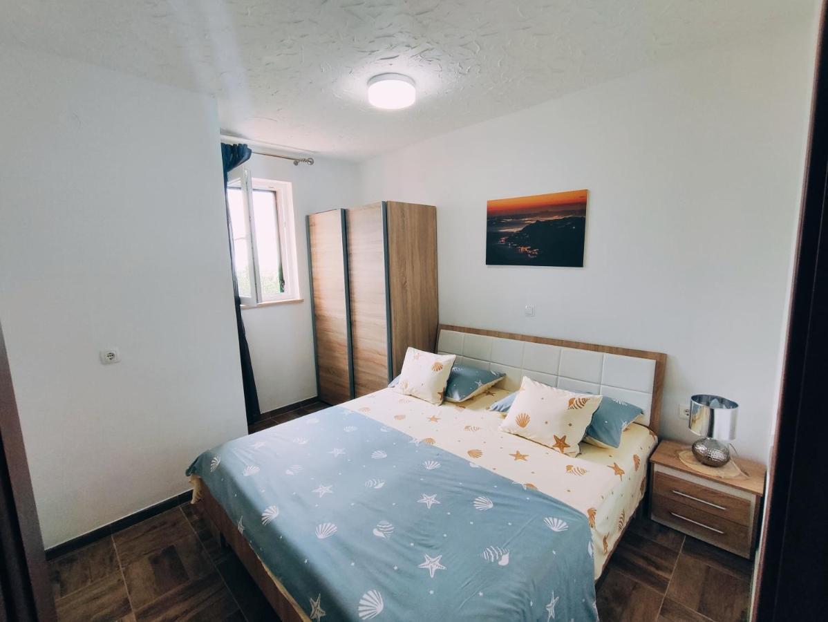Apartmani Nada Mustapic Brela Esterno foto
