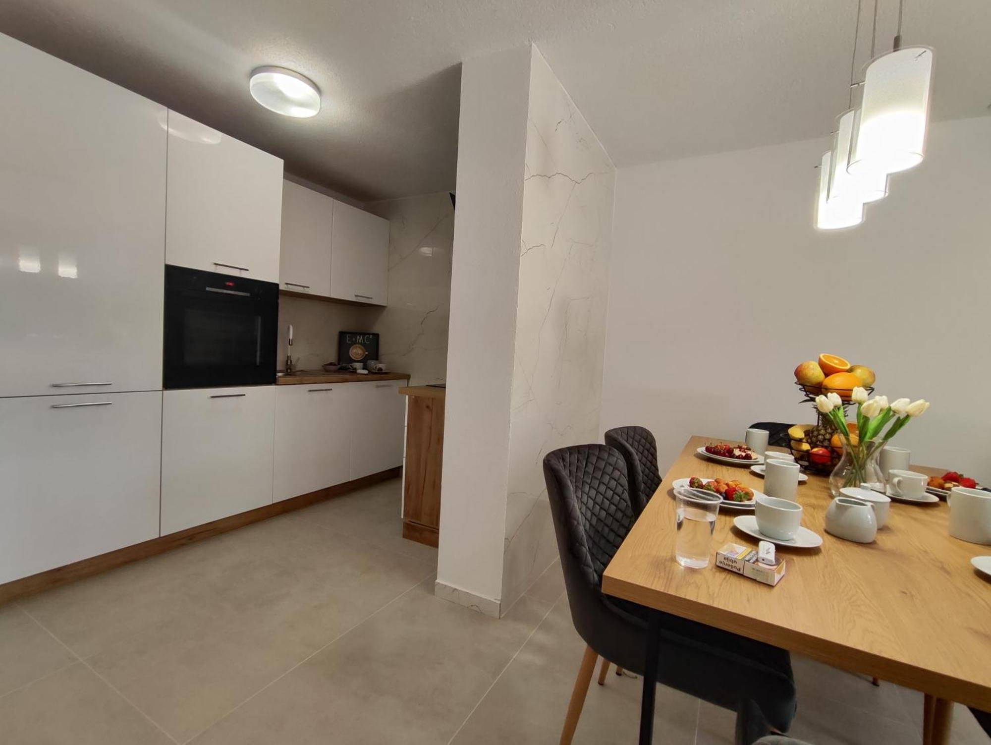 Apartmani Nada Mustapic Brela Esterno foto