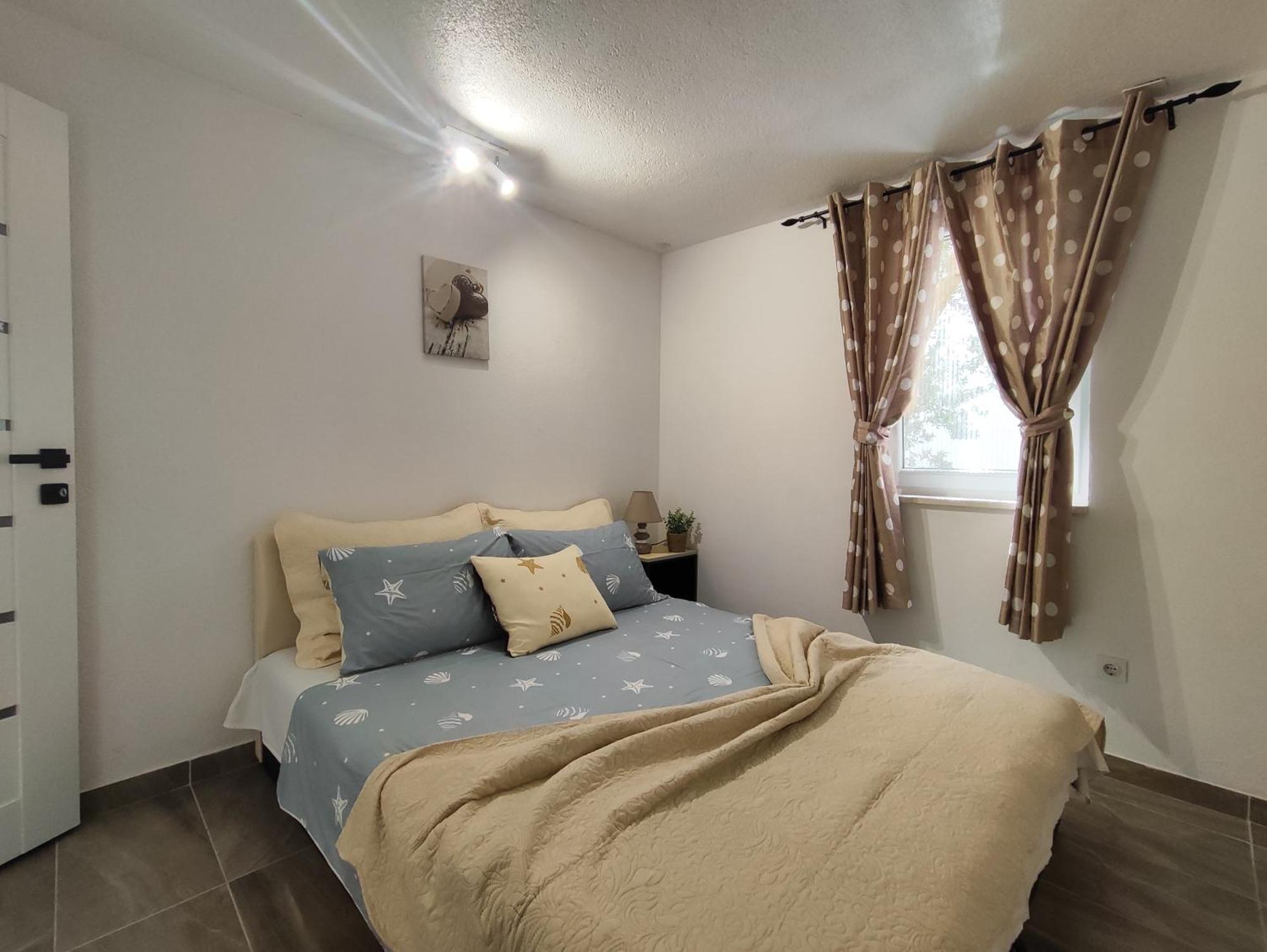 Apartmani Nada Mustapic Brela Esterno foto